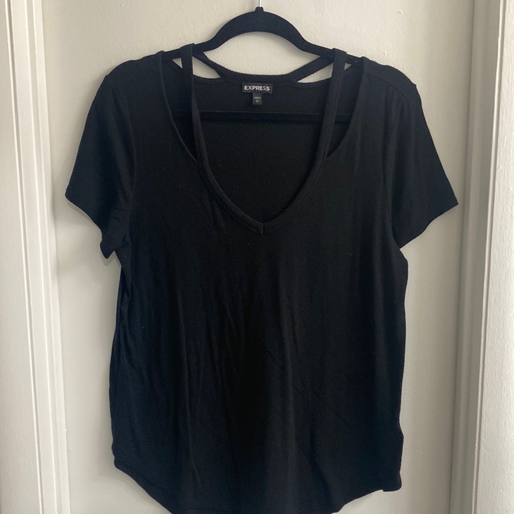 Vneck with detail T-shirt